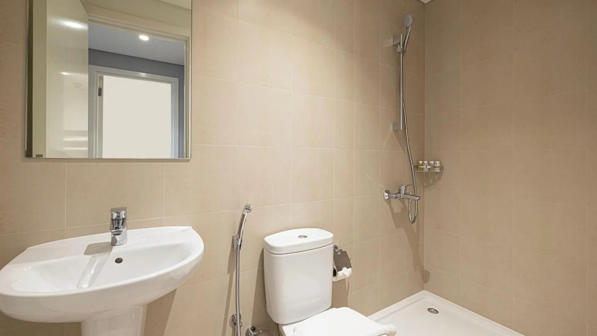 Magnificent - Luxurious 3+ 1 Bedroom With Burj Khalifa View Dubai Apartment