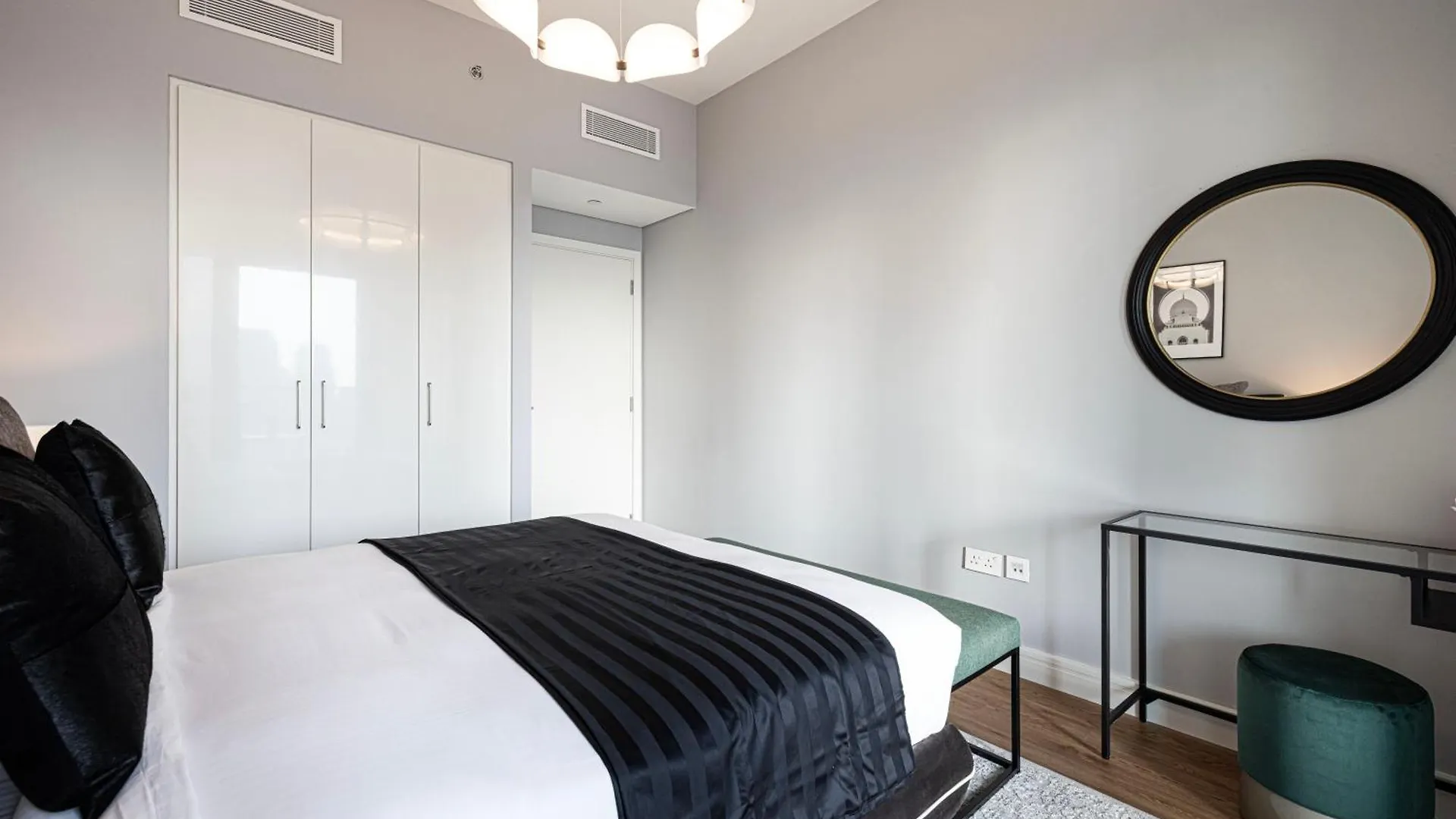Apartment Magnificent - Luxurious 3+ 1 Bedroom With Burj Khalifa View Dubai