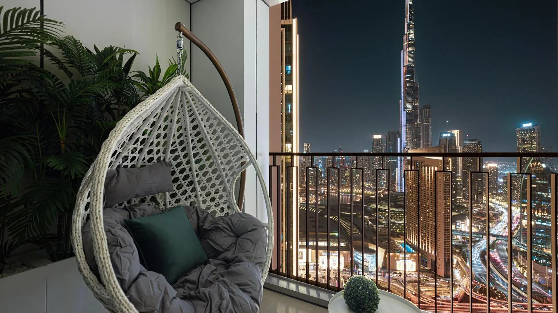 Magnificent - Luxurious 3+ 1 Bedroom With Burj Khalifa View Dubai