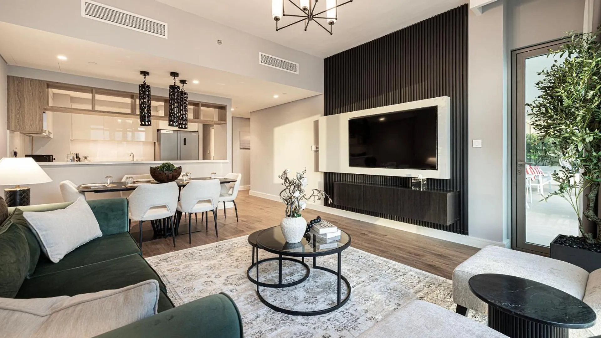 Magnificent - Luxurious 3+ 1 Bedroom With Burj Khalifa View Dubai